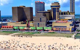 Tropicana Casino&Resort